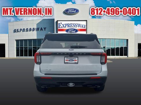 New 2026 Ford Explorer Active image 7