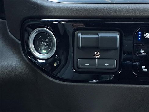 Used 2024 Chevrolet Silverado 1500 LTZ image 15