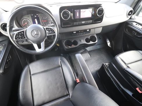 Used 2022 Mercedes-Benz Sprinter 4500 w/ Parking Package image 6