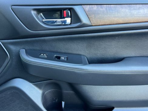 Used 2016 Subaru Outback 2.5i Limited AWD/4WD image 19