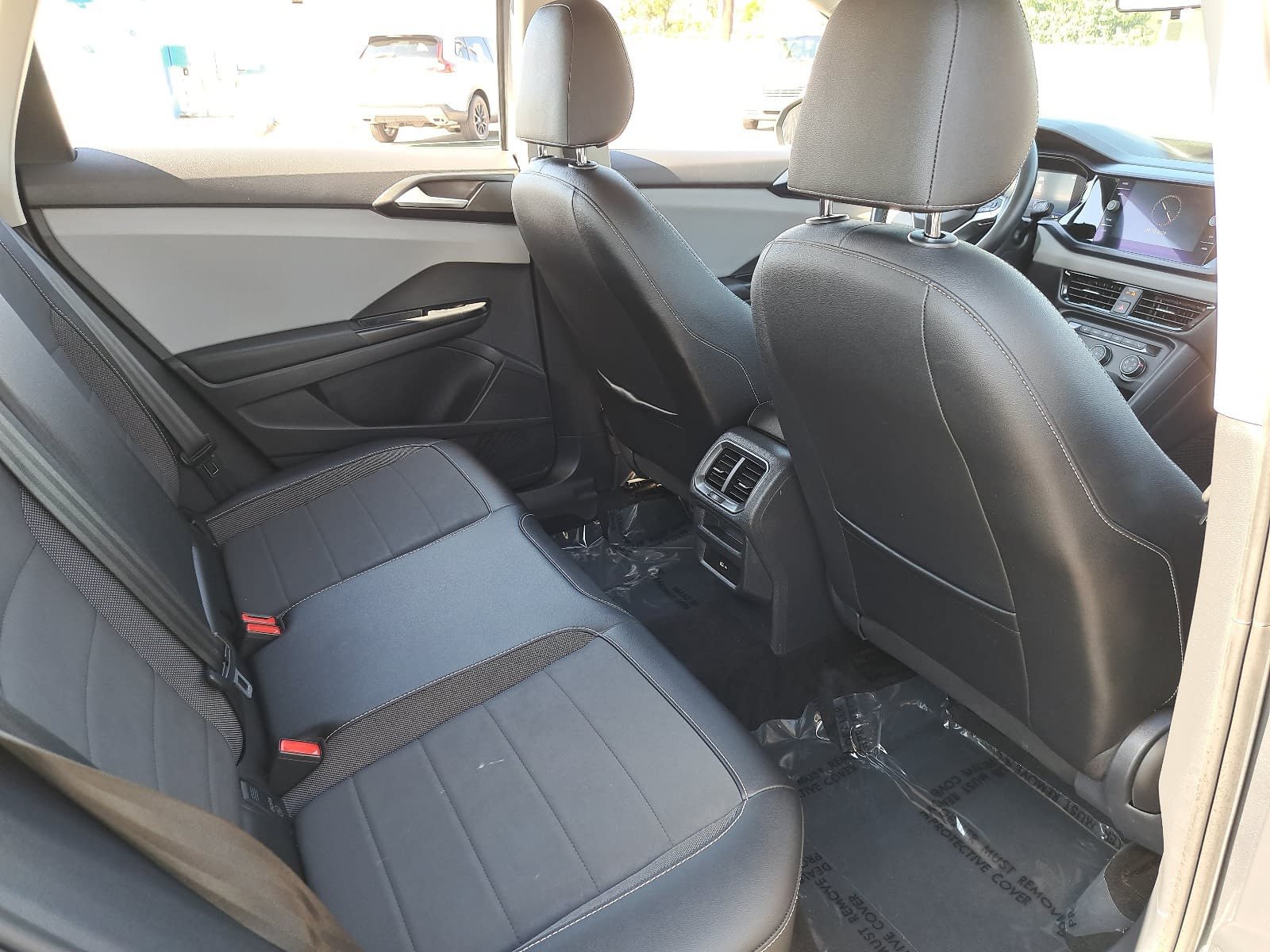 Used 2022 Volkswagen Taos SE FWD image 11