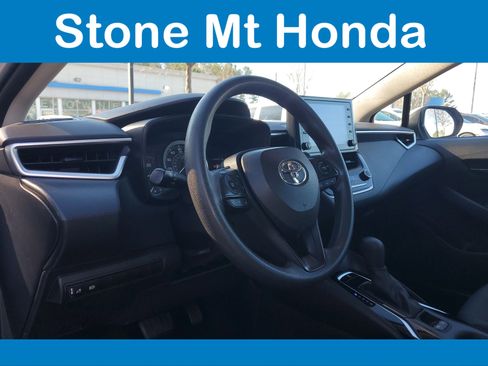 Used 2022 Toyota Corolla LE image 17