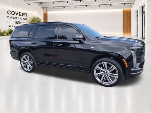 Certified 2026 Cadillac Escalade Platinum Sport w/ LPO, Floor Liner Package AWD/4WD image 17