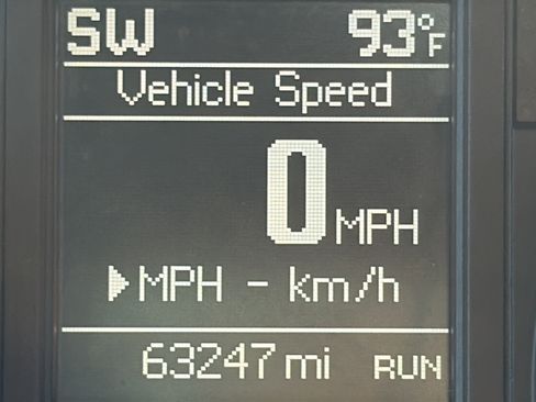 Used 2016 Chrysler Town & Country Touring FWD image 24