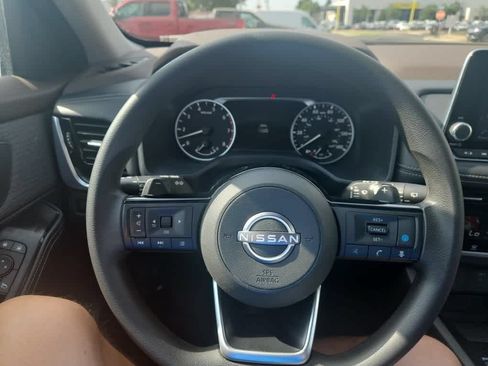 Used 2022 Nissan Rogue SV AWD/4WD image 15