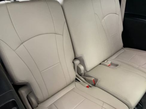 Used 2020 Buick Enclave Essence w/ Sound and Sites Package image 16