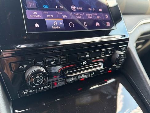 New 2025 Jeep Grand Cherokee Altitude image 21