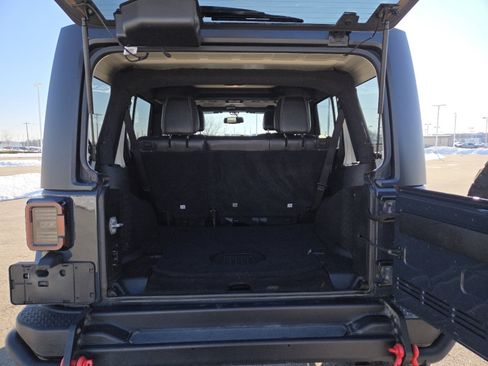 Used 2018 Jeep Wrangler Unlimited Sport image 17