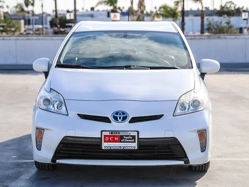 Used 2015 Toyota Prius Four image 3