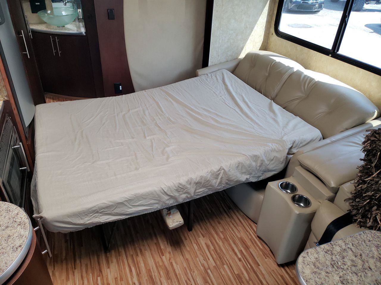 Used 2008 Freightliner Sprinter 3500 RWD image 36