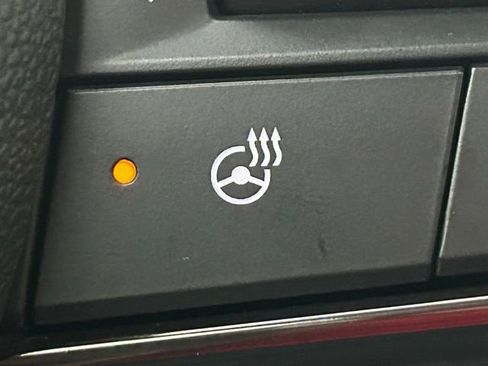 Used 2024 Chevrolet Traverse RS image 9