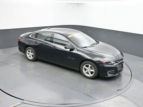 Used 2017 Chevrolet Malibu LS FWD image 10