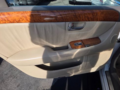 Used 2005 Lexus LS 430 RWD image 9