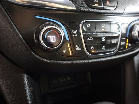 Used 2023 Chevrolet Equinox LT image 46