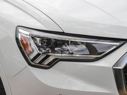 Used 2022 Audi Q3 2.0T Premium Plus w/ Premium Plus Package AWD/4WD image 9