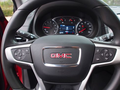 Used 2023 GMC Terrain SLE w/ Driver Convenience Package image 21