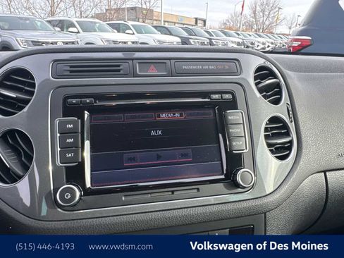 Used 2015 Volkswagen Tiguan SE image 17