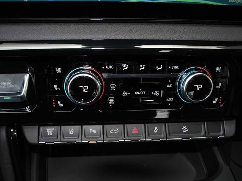 New 2026 GMC Sierra 2500 AT4 w/ AT4 Premium Plus Package image 39