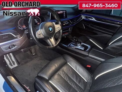 Used 2022 BMW 750i xDrive w/ Executive Package image 17