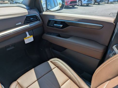 New 2026 Chevrolet Suburban High Country AWD/4WD image 23