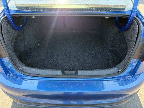 Used 2022 Volkswagen Jetta SE FWD image 14