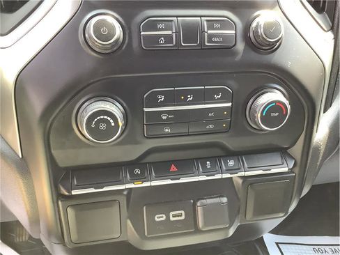 Used 2020 Chevrolet Silverado 1500 LT RWD image 12