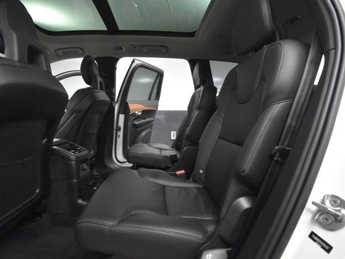 Used 2022 Volvo XC90 T8 Inscription Expression w/ Climate Package image 41