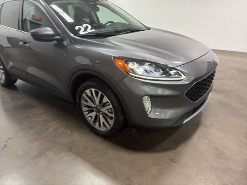 Used 2022 Ford Escape Titanium AWD/4WD image 36
