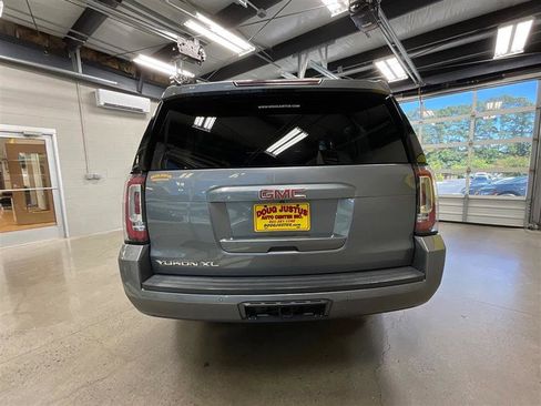 Used 2018 GMC Yukon XL SLT w/ Premium Edition AWD/4WD image 4