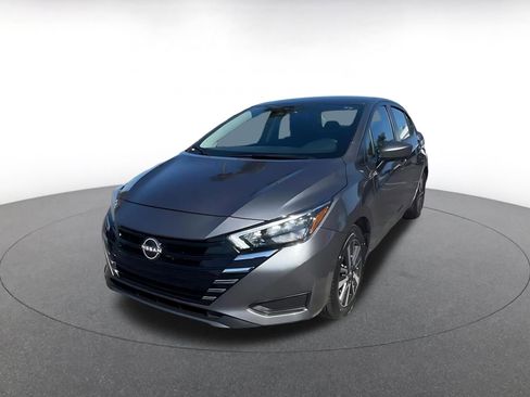 Used 2025 Nissan Versa SV FWD image 7