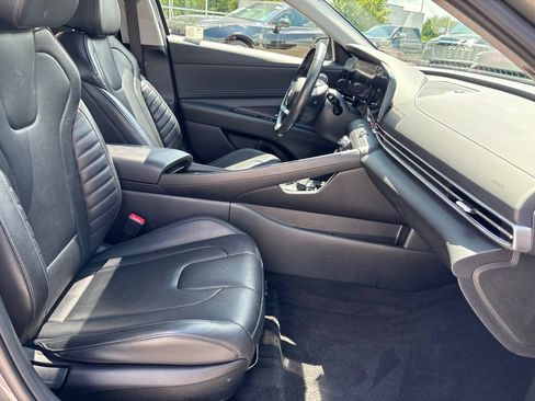 Used 2024 Hyundai Elantra Limited FWD image 56