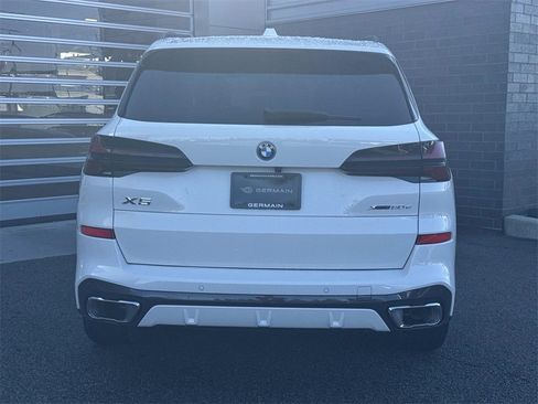 Used 2025 BMW X5 xDrive50e w/ M Sport Package image 5