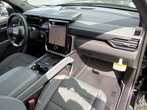 New 2026 GMC Acadia AT4 w/ LPO, Floor Liner Package image 29