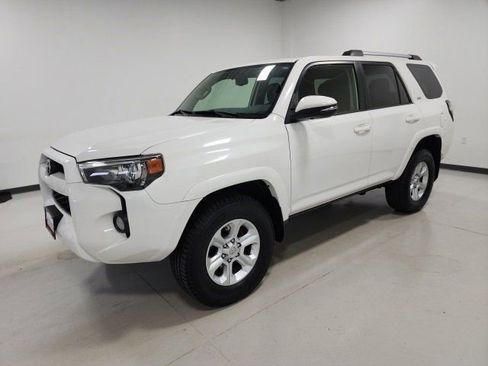 Used 2019 Toyota 4Runner SR5 Premium image 9