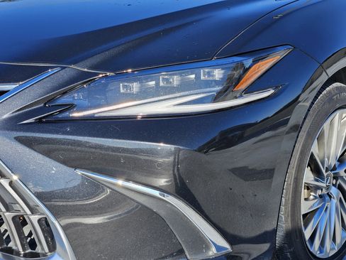 Used 2022 Lexus ES 350 Ultra Luxury image 11