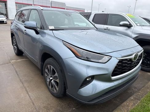 Used 2023 Toyota Highlander XLE AWD/4WD image 13