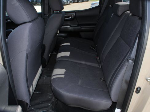 Used 2017 Toyota Tacoma TRD Off-Road w/ Tow Package (A/T) image 16