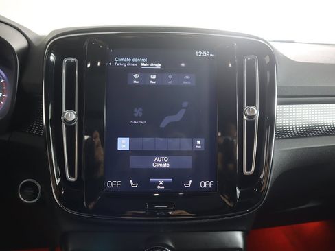 Used 2021 Volvo XC40 T5 R-Design image 46