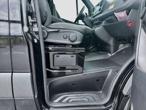 Used 2024 Mercedes-Benz Sprinter 3500 image 31