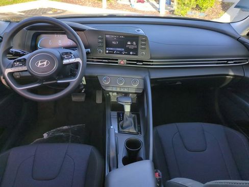 New 2026 Hyundai Elantra SE image 16