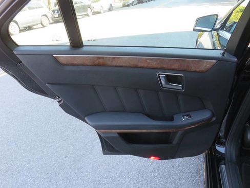 Used 2013 Mercedes-Benz E 350 4MATIC Sedan image 28
