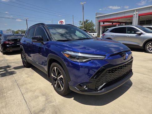 Used 2024 Toyota Corolla Cross XSE w/ Convenience Package image 3