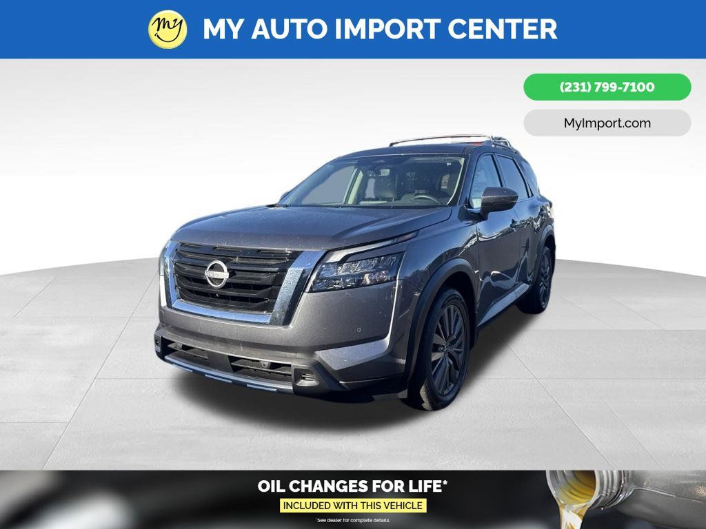 Used 2025 Nissan Pathfinder SL w/ SL Premium Package AWD/4WD image 3