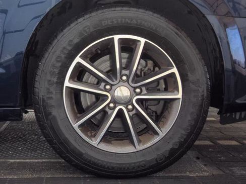Used 2017 Dodge Grand Caravan SXT FWD image 10