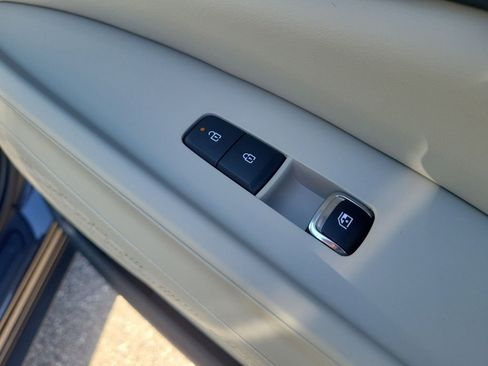 New 2026 Kia Carnival EX FWD image 11