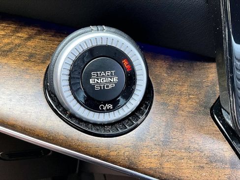 Used 2023 Jeep Grand Wagoneer Series II AWD/4WD image 28