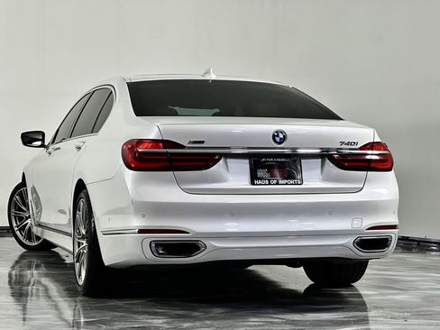 Used 2017 BMW 740i RWD image 7