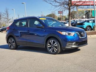 Used 2019 Nissan Kicks SV video 1