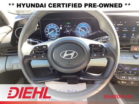 Certified 2025 Hyundai Elantra Limited FWD image 23