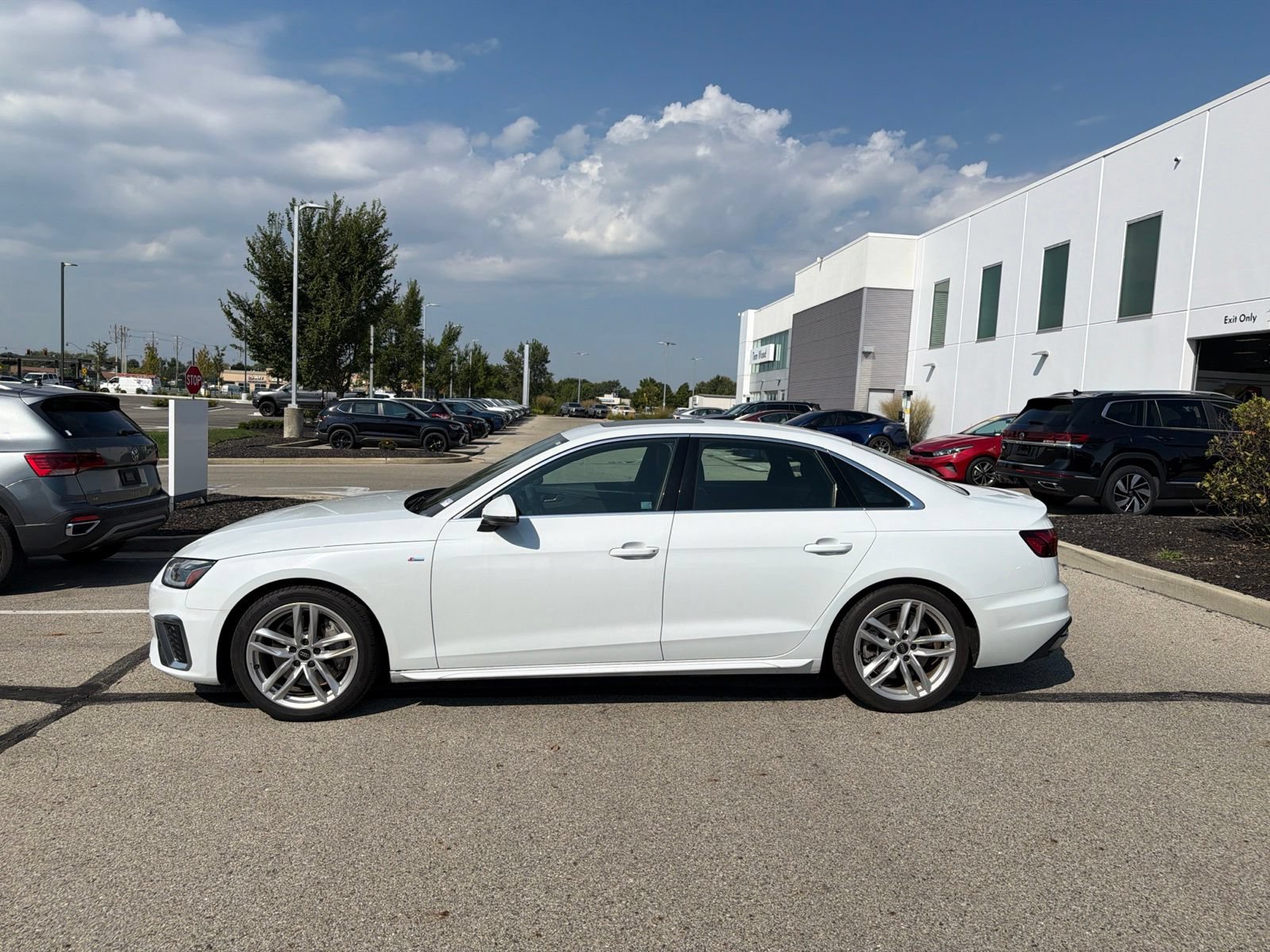 Used 2023 Audi A4 2.0T Premium Plus w/ Premium Plus Package AWD/4WD image 9